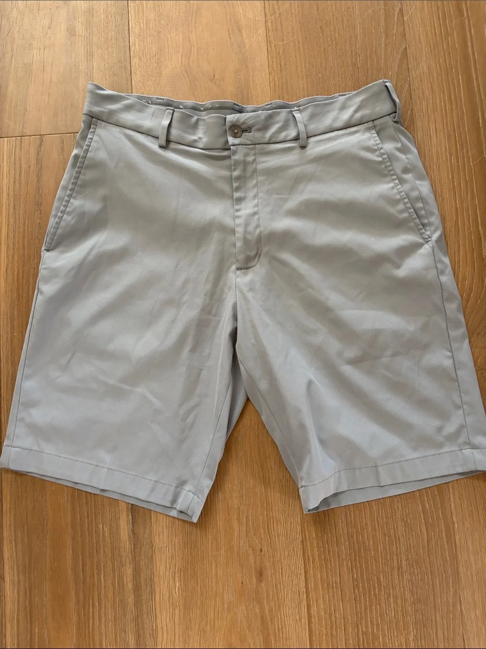 Walter Hagen Light Gray Flat-Front Men's Shorts